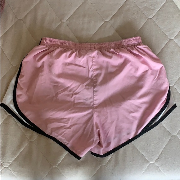 ✔️ 💪🏾 Nike Pink Running / Workout / Gym Shorts - Picture 2 of 4